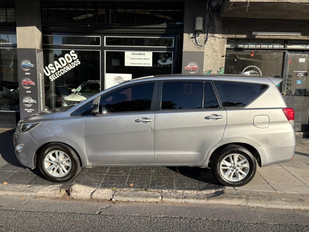 Toyota Innova Sr — foto 14